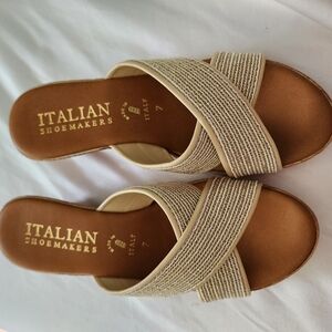 Italian Shoemakers Women's Tan and Cream Sandals